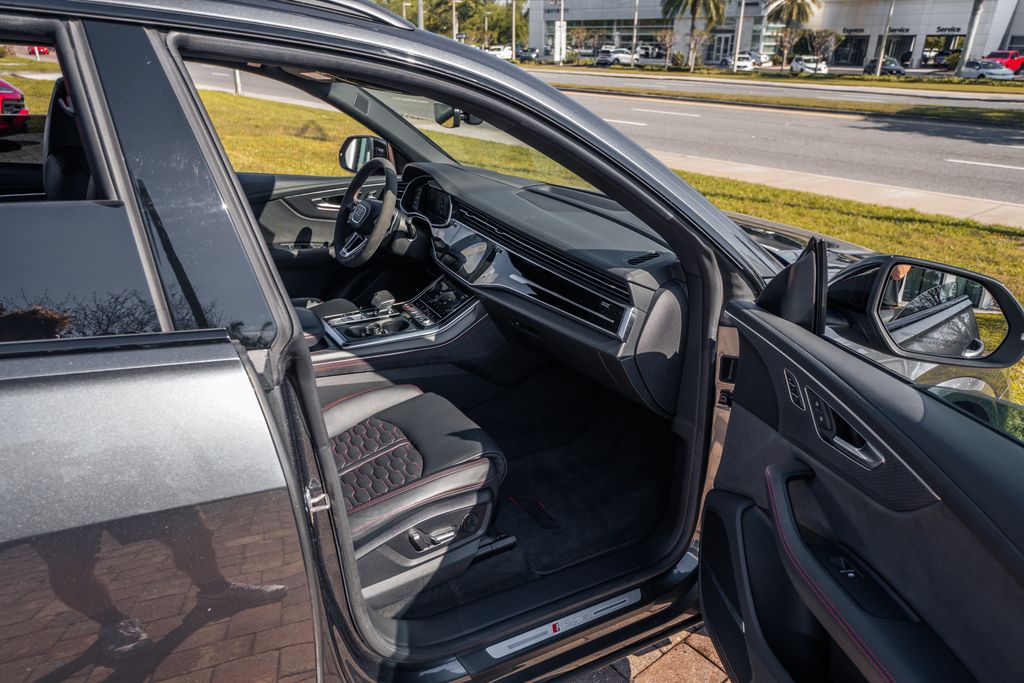 2023 Audi RS Q8 Base - Photo 34