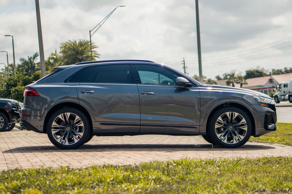 2025 Audi Q8 Prestige - Photo 6