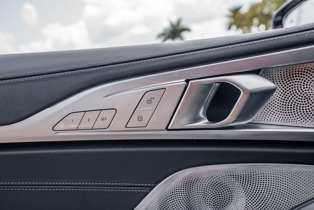 2025 BMW M8 Convertible M8 - Photo 18