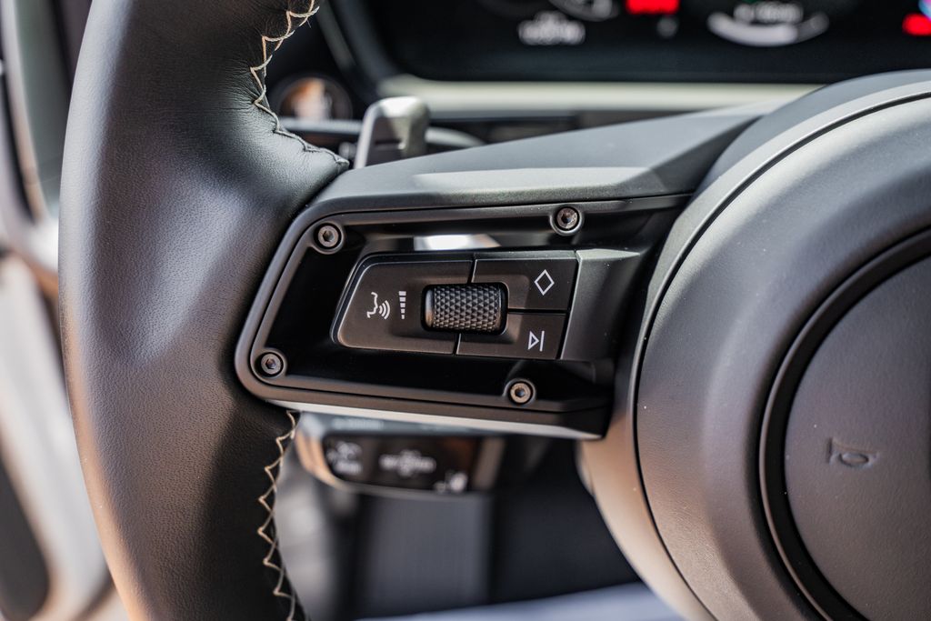 2025 Porsche Cayenne Turbo E-Hybrid - Photo 24