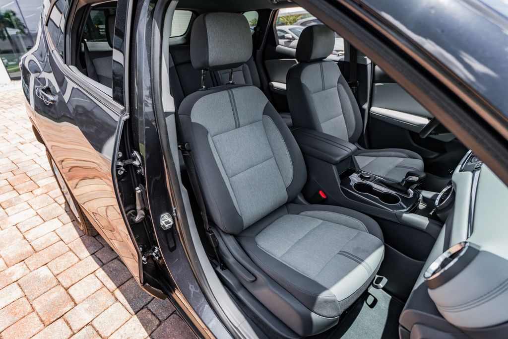 2022 Chevrolet Blazer 2LT - Photo 31