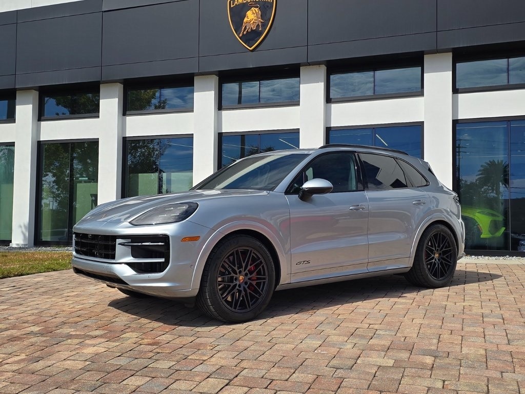 2025 Porsche Cayenne GTS's photo