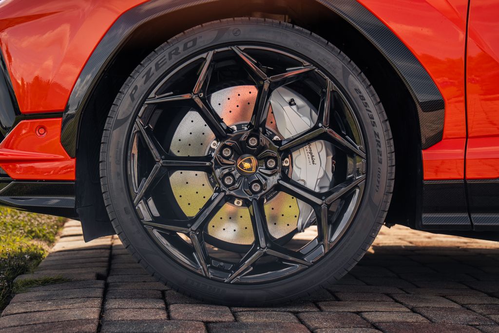 2024 Lamborghini Urus Performante - Photo 15