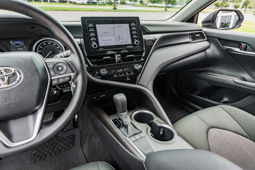 2022 Toyota Camry LE - Photo 26