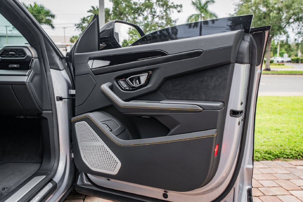 2023 Lamborghini Urus S - Photo 30