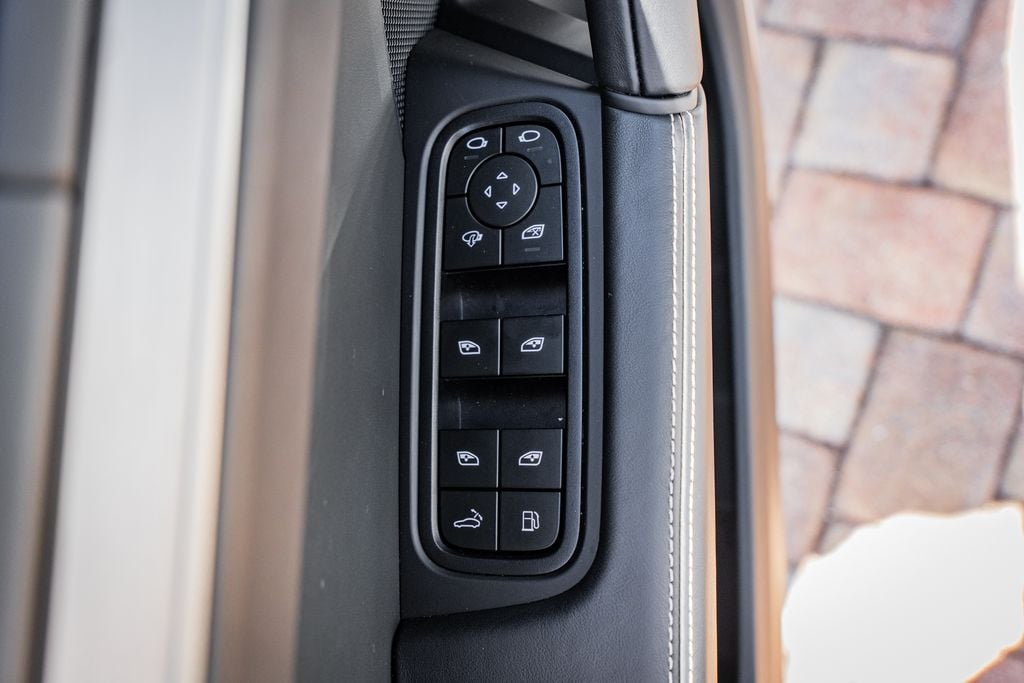 2025 Porsche Cayenne Turbo E-Hybrid - Photo 19