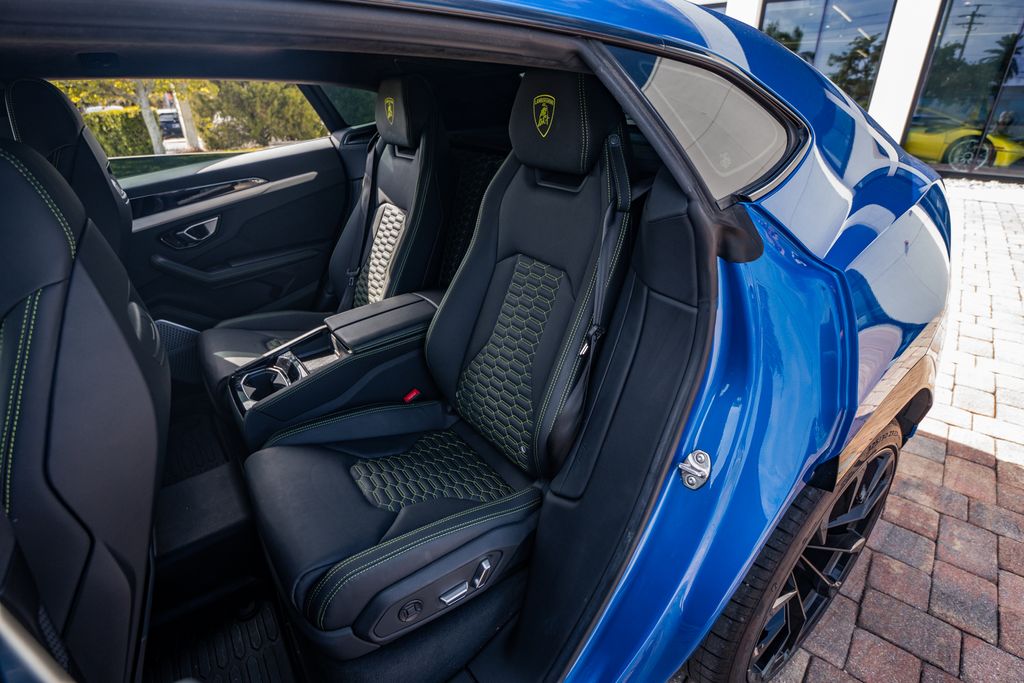 2022 Lamborghini Urus Base - Photo 34