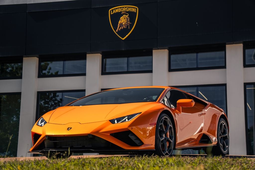 2021 Lamborghini Huracan EVO Coupe's photo