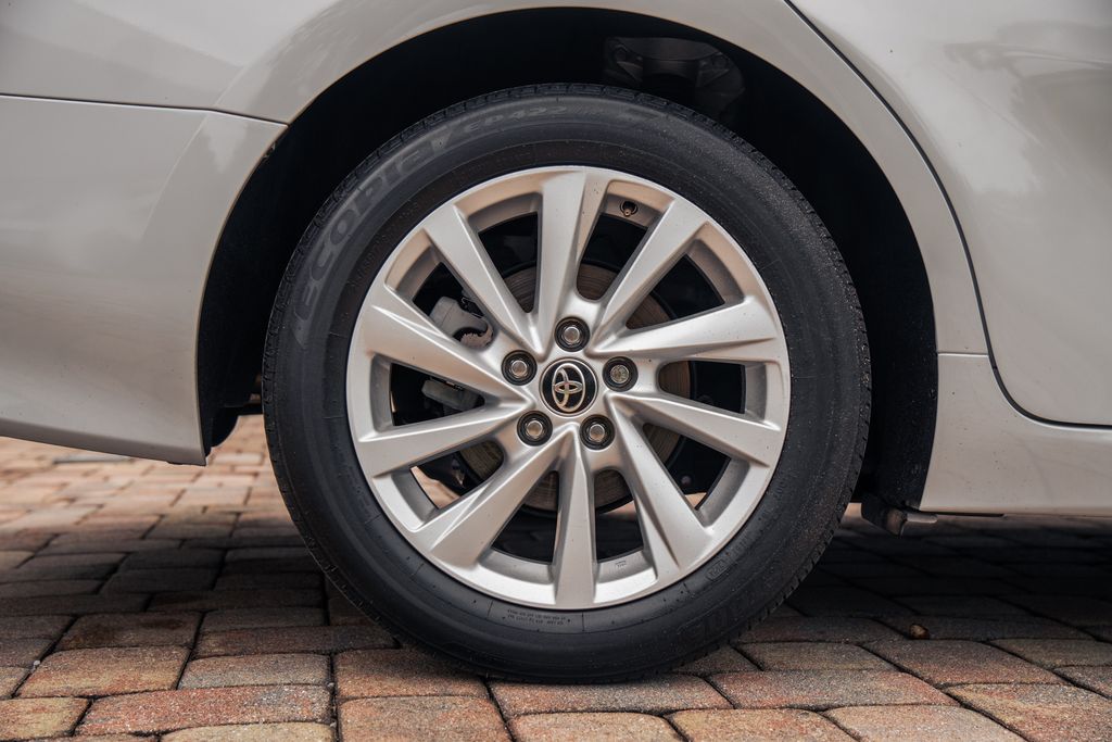 2022 Toyota Camry LE - Photo 13
