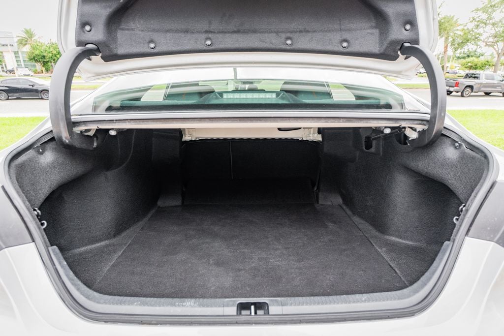 2022 Toyota Camry LE - Photo 42
