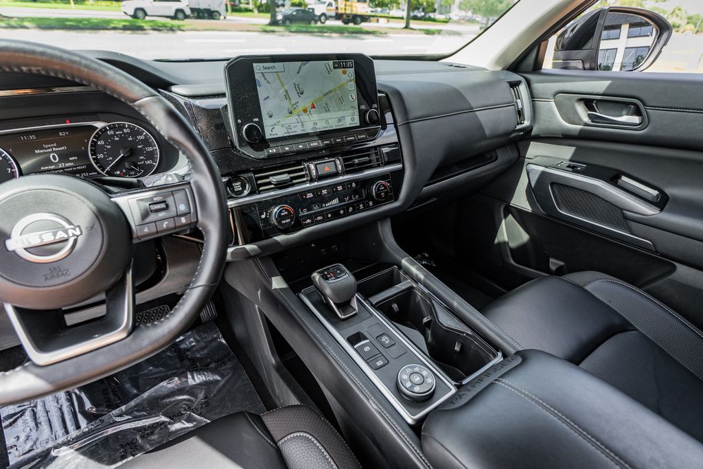 2025 Nissan Pathfinder SL - Photo 26