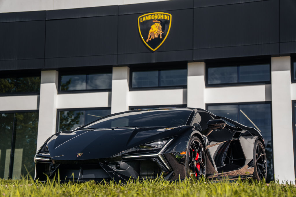 2024 Lamborghini Revuelto