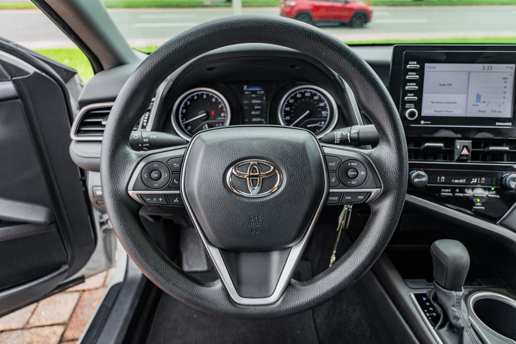 2022 Toyota Camry LE - Photo 22