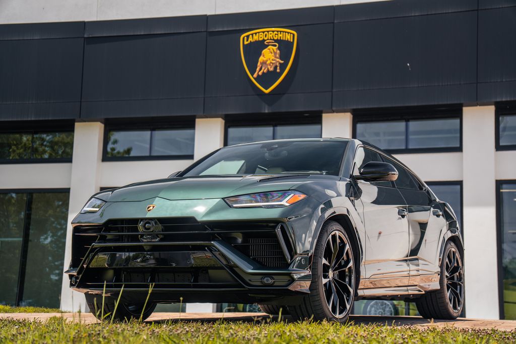 2024 Lamborghini Urus 4.0 V8 S's photo