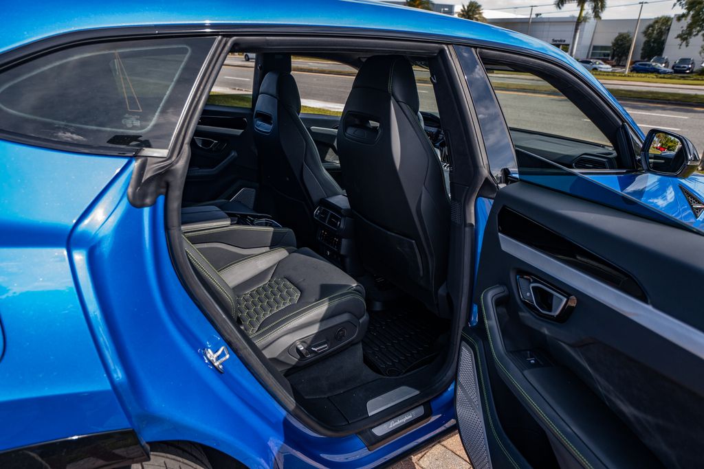 2022 Lamborghini Urus Base - Photo 38