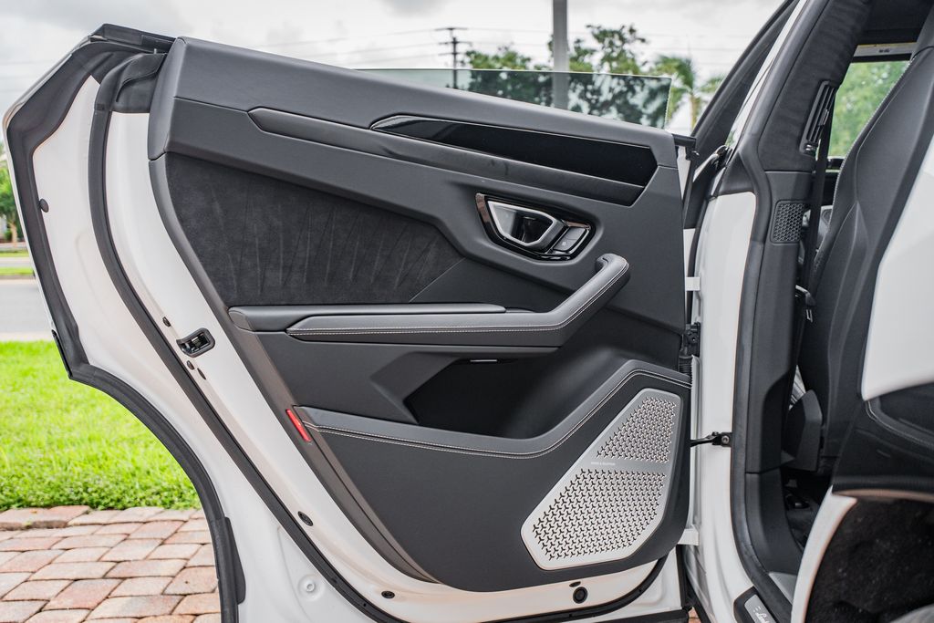 2024 Lamborghini Urus S - Photo 36