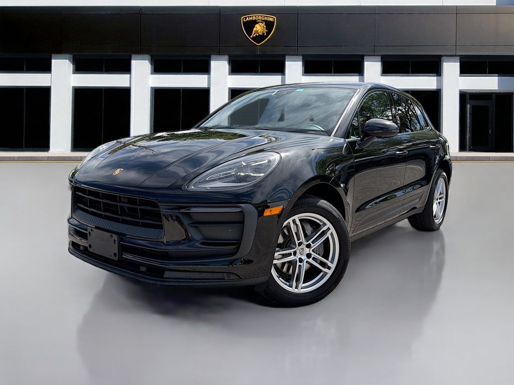 2022 Porsche Macan Base