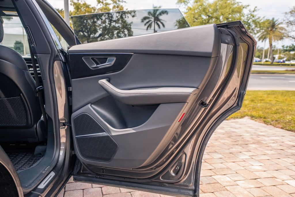 2025 Audi Q8 Prestige - Photo 38