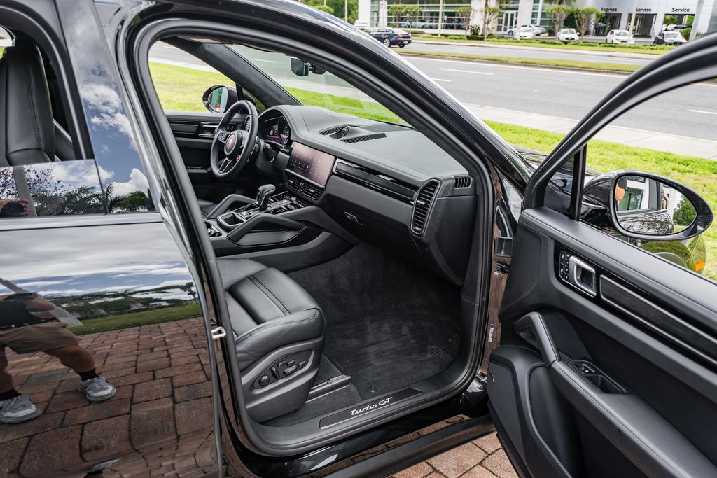 2023 Porsche Cayenne Coup Turbo GT - Photo 36