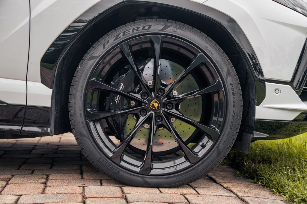 2024 Lamborghini Urus S - Photo 15