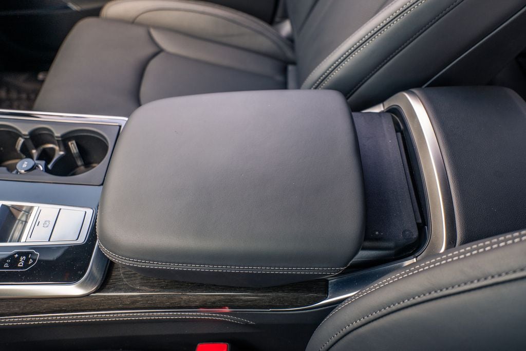 2025 Audi Q8 Prestige - Photo 31