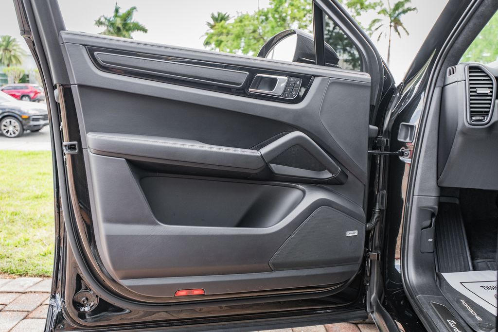 2023 Porsche Cayenne Coup Turbo GT - Photo 17