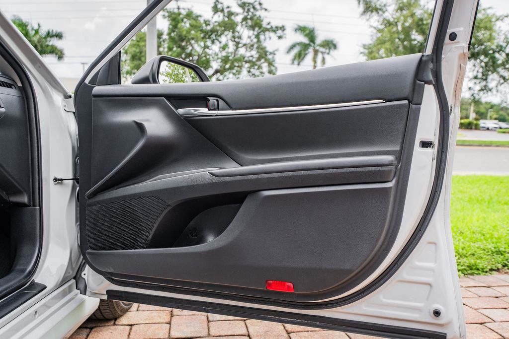 2022 Toyota Camry LE - Photo 30