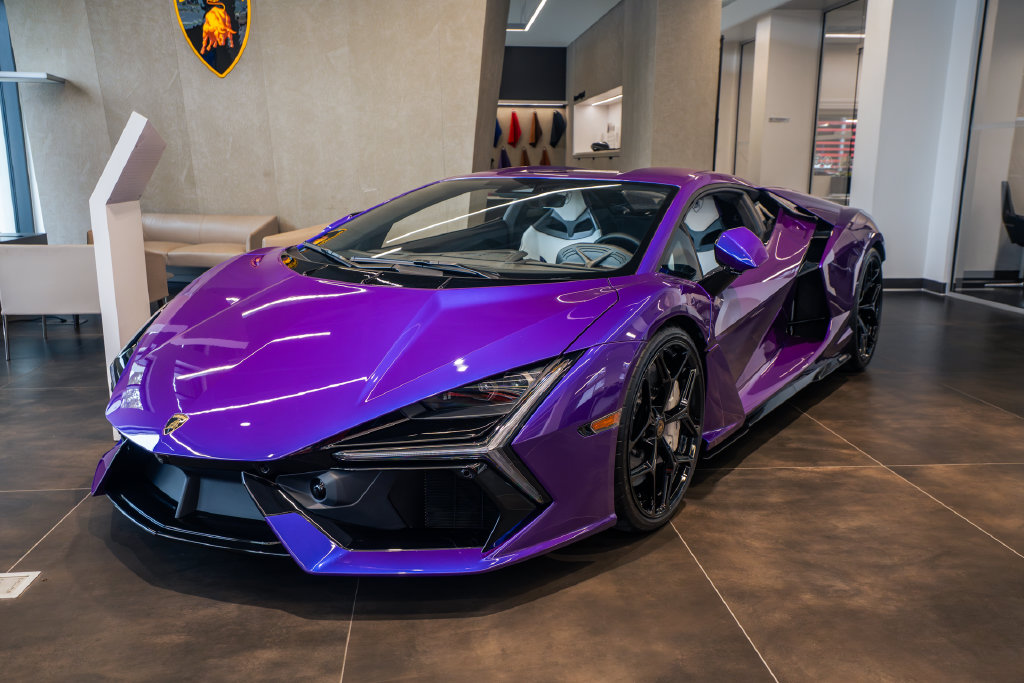  Lamborghini Revuelto