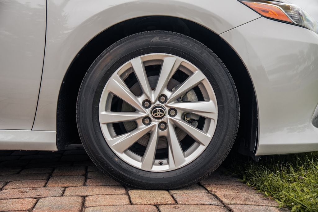 2022 Toyota Camry LE - Photo 14