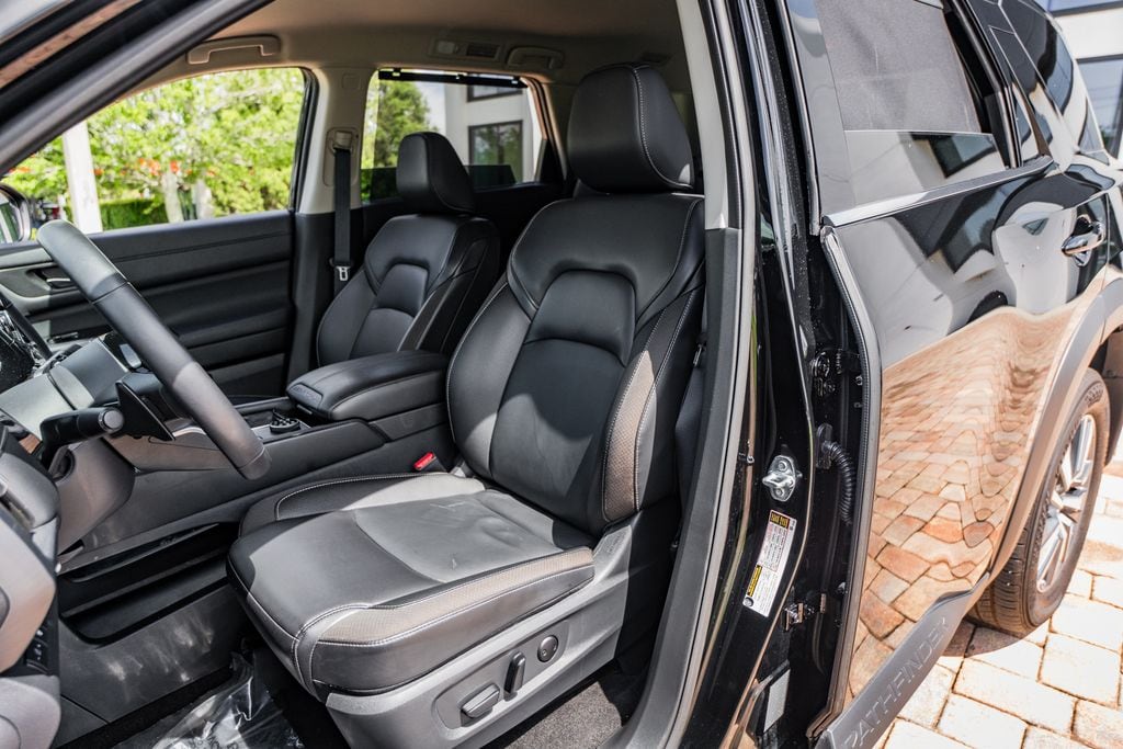 2025 Nissan Pathfinder SL - Photo 19