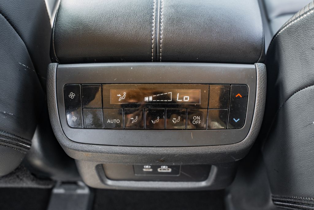 2025 Nissan Pathfinder SL - Photo 43