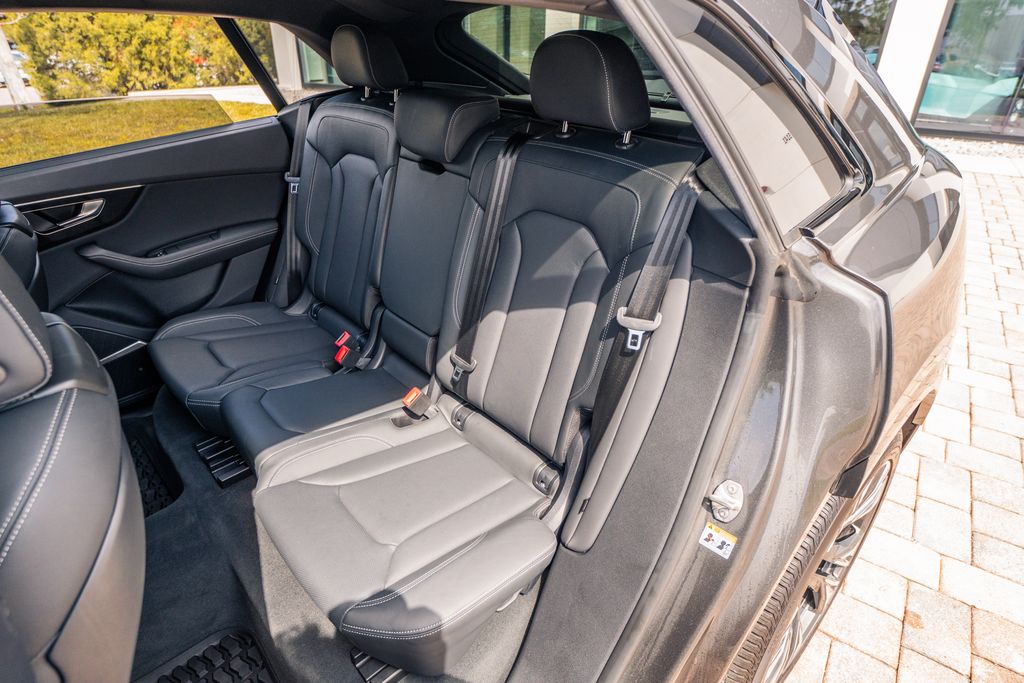 2025 Audi Q8 Prestige - Photo 36