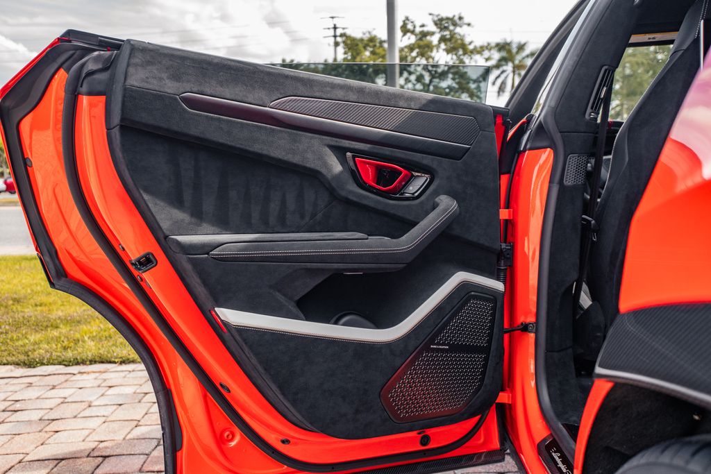 2024 Lamborghini Urus Performante - Photo 39