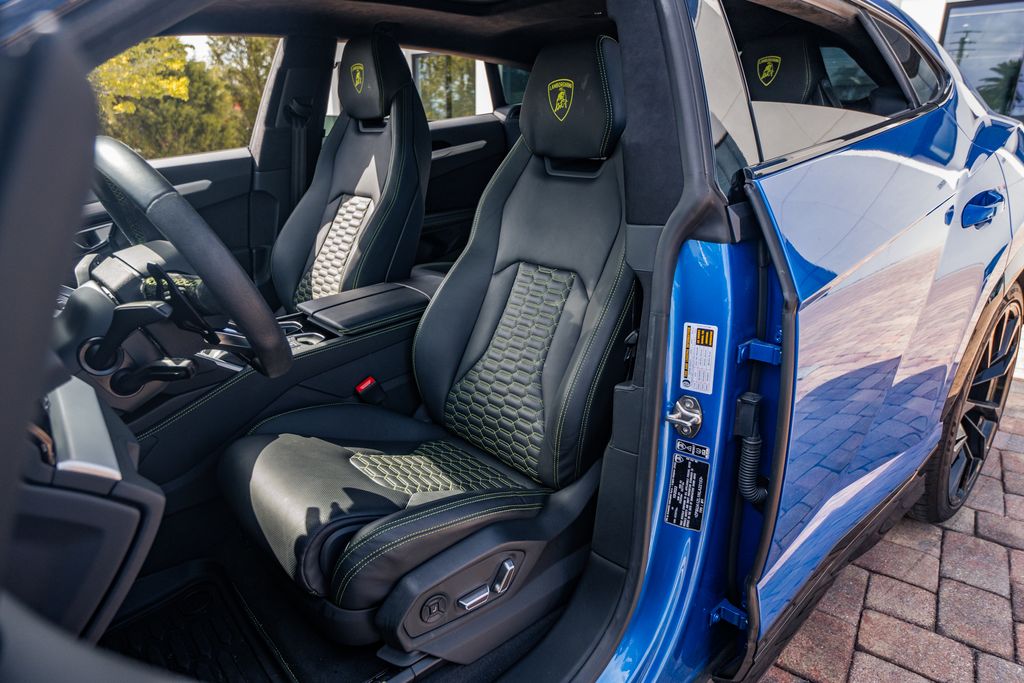 2022 Lamborghini Urus Base - Photo 18