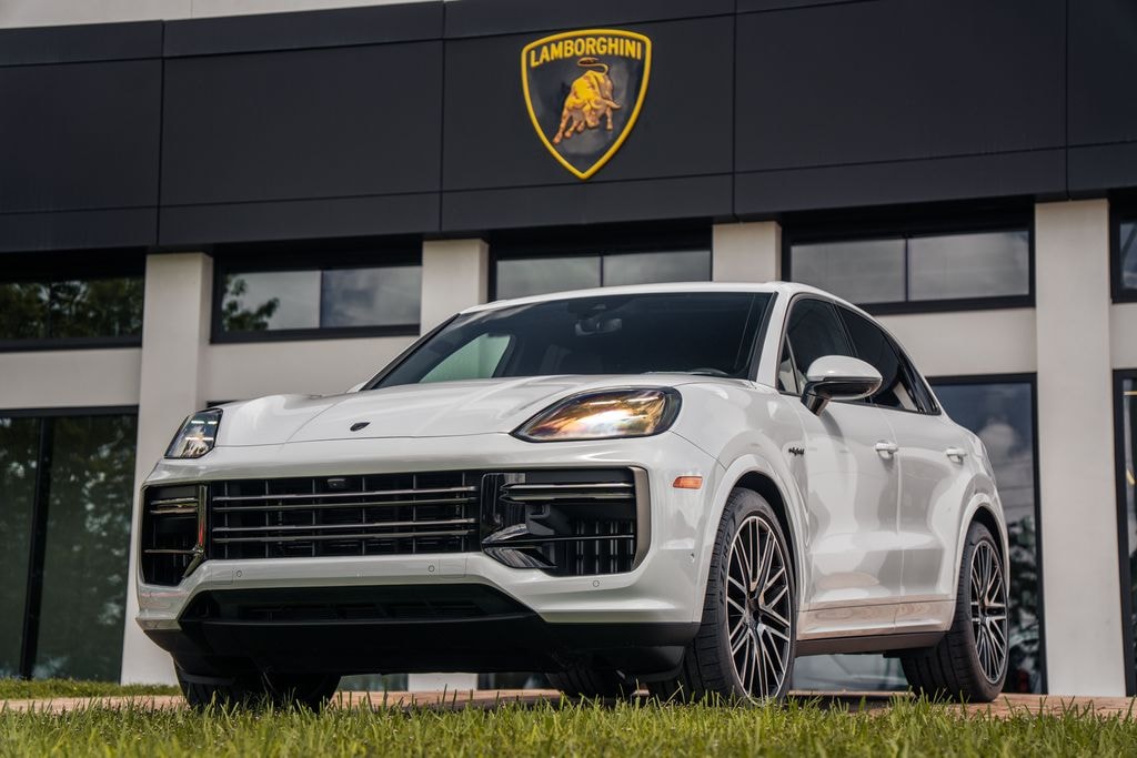 Used 2025 Porsche Cayenne E-Hybrid Turbo SUV