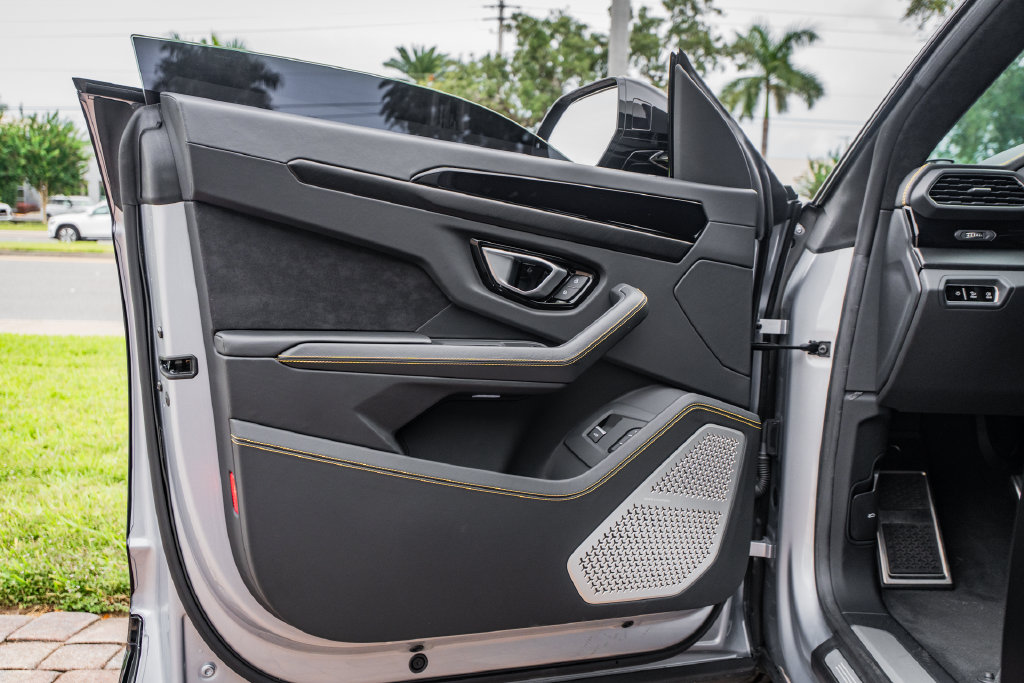 2023 Lamborghini Urus S - Photo 14
