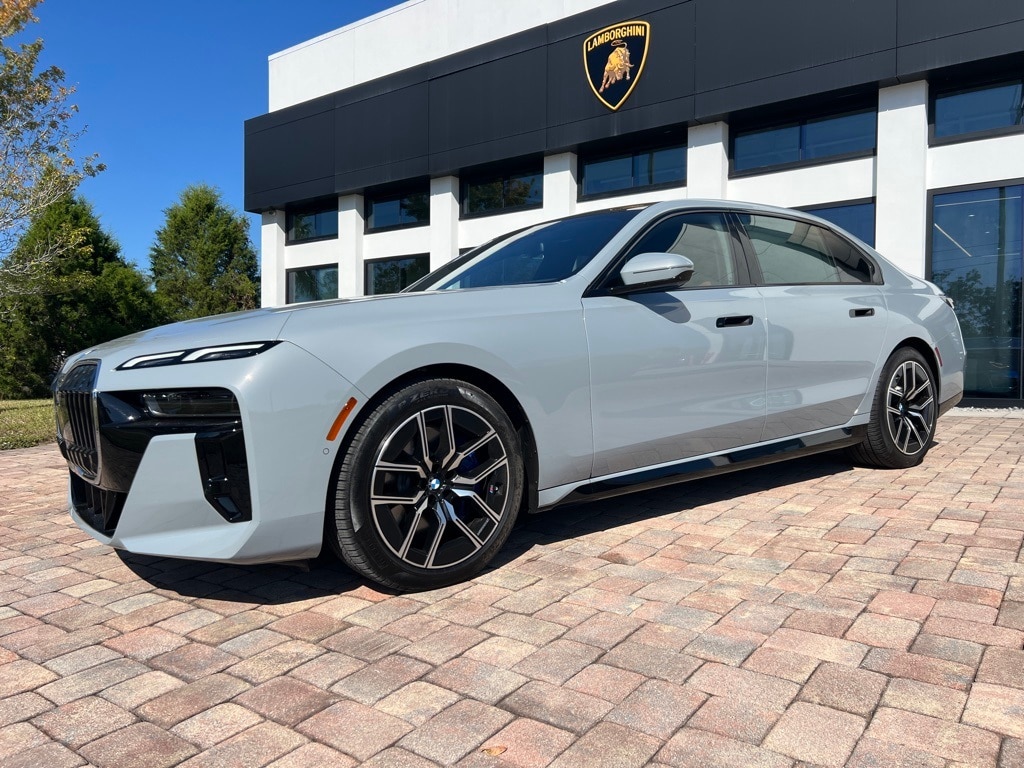 2023 BMW 7 Series 760i's photo