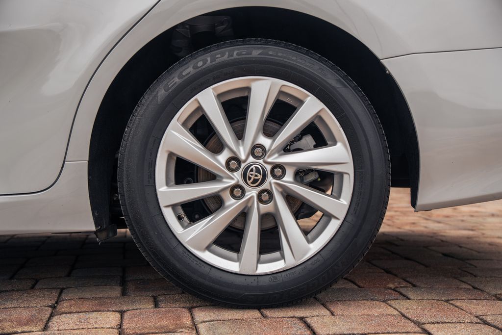 2022 Toyota Camry LE - Photo 16