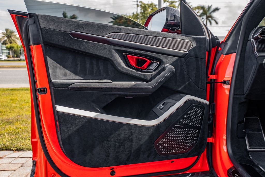 2024 Lamborghini Urus Performante - Photo 23