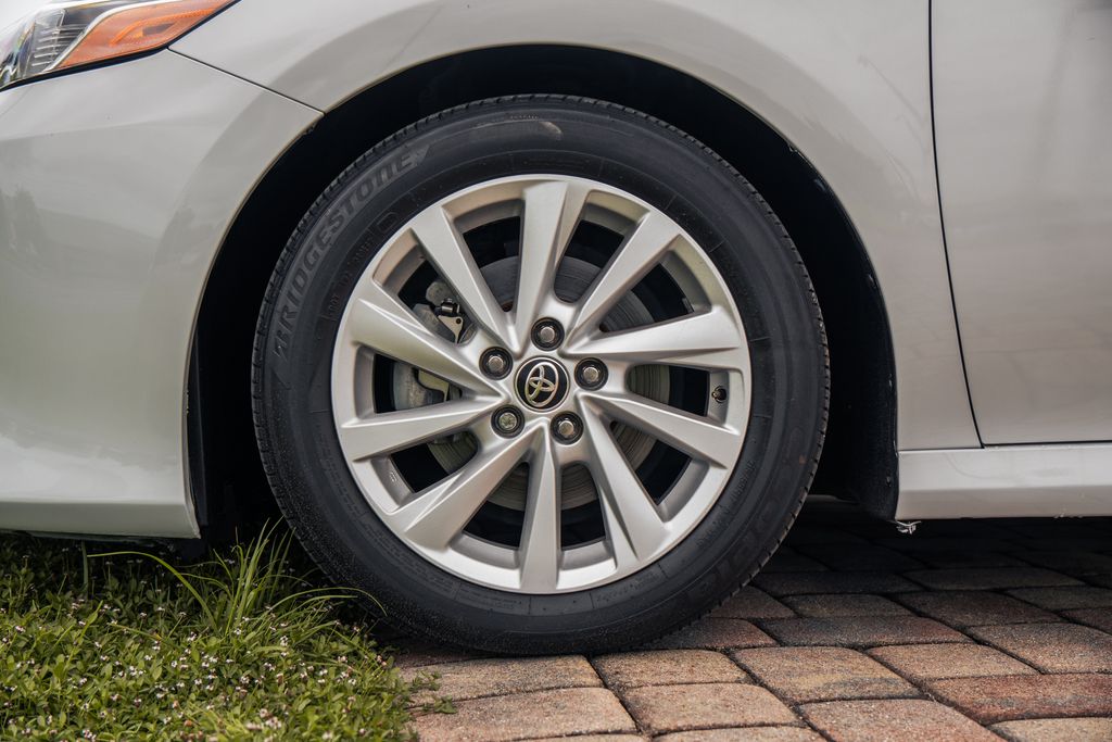 2022 Toyota Camry LE - Photo 15