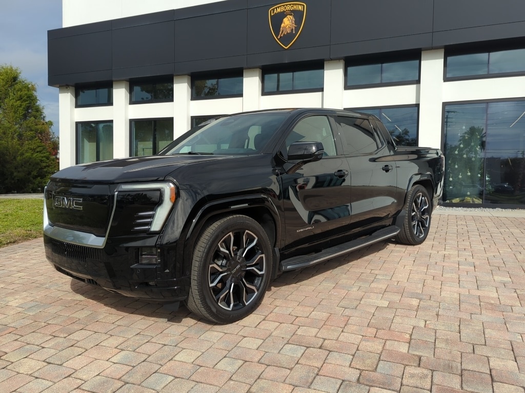 2025 GMC Sierra EV Denali's photo