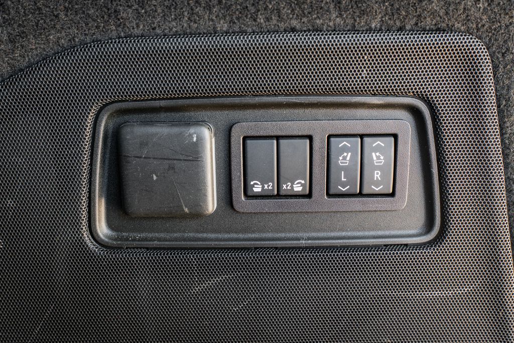 2024 Cadillac Escalade ESV Sport Platinum - Photo 47