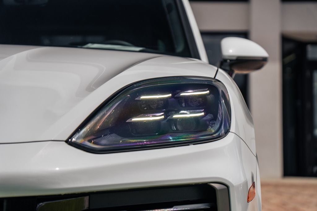 2025 Porsche Cayenne Turbo E-Hybrid - Photo 10