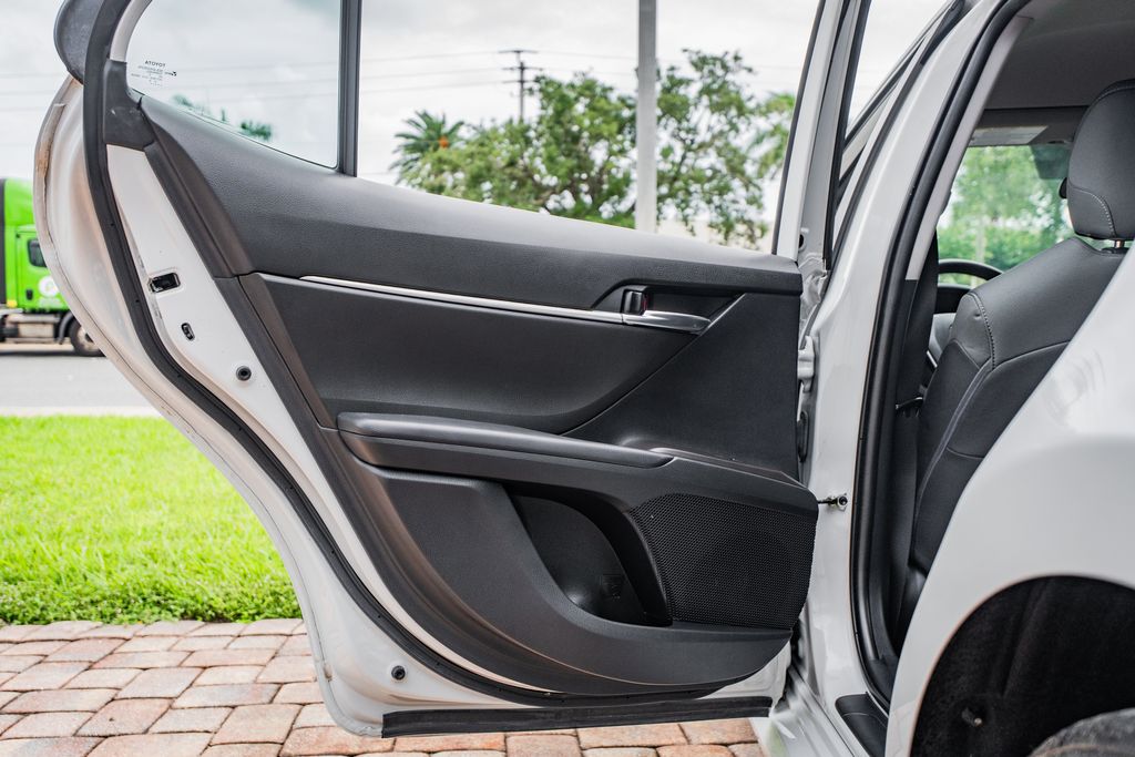 2022 Toyota Camry LE - Photo 33