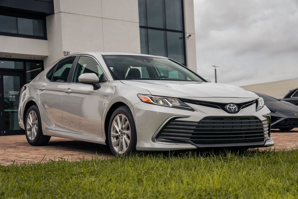 2022 Toyota Camry LE - Photo 7