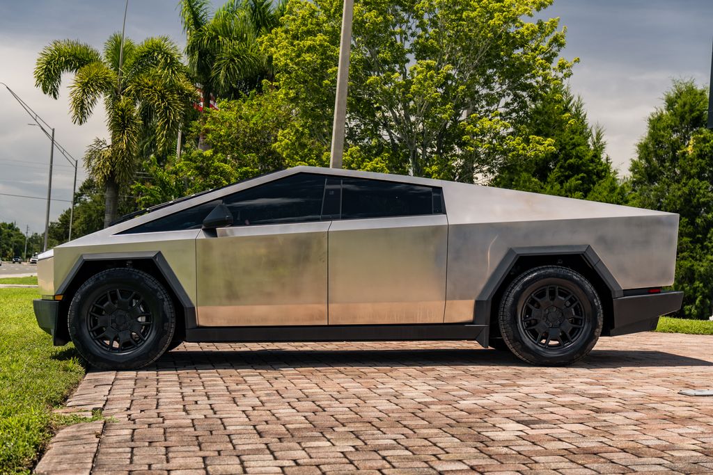 Used 2024 Tesla Cybertruck Base with VIN 7G2CEHED0RA001523 for sale in Sarasota, FL