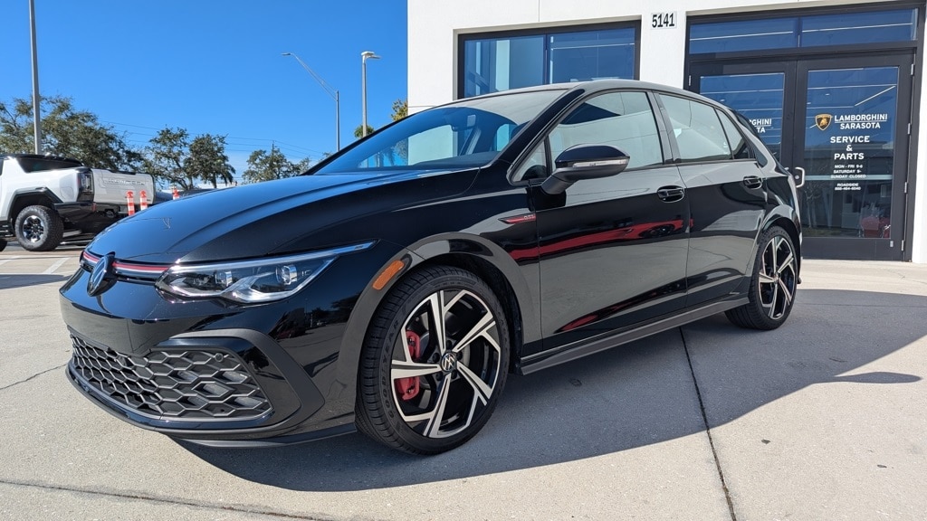 2024 Volkswagen Golf GTI SE's photo