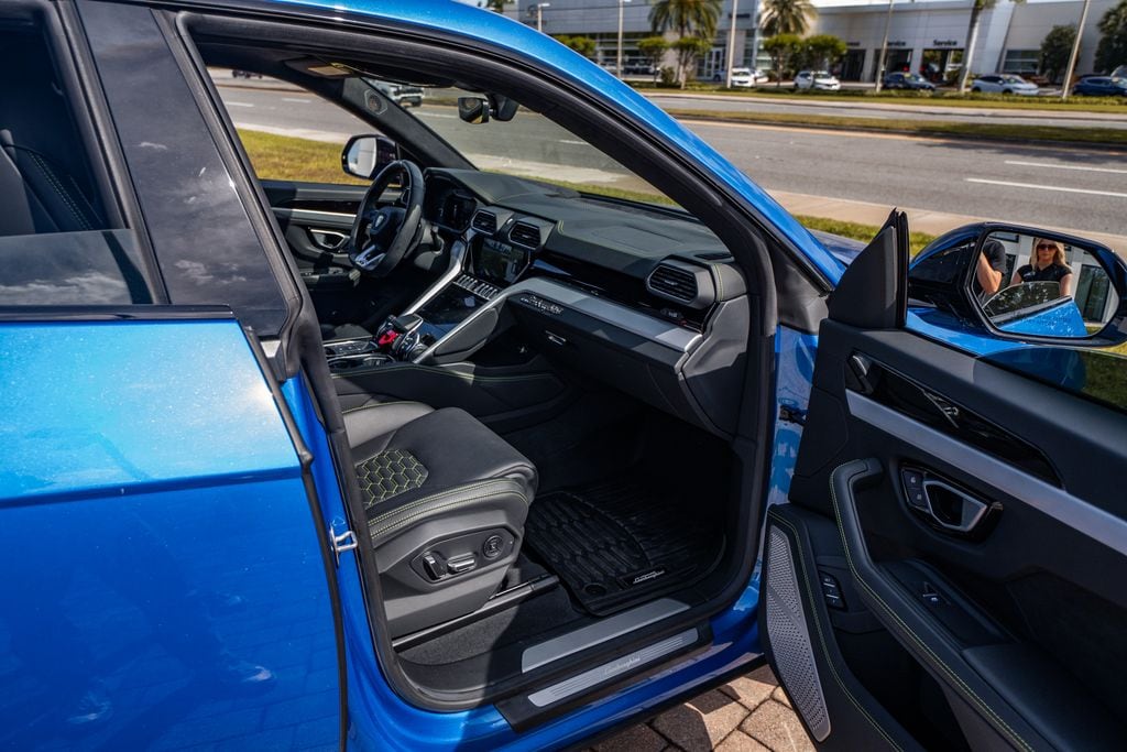 2022 Lamborghini Urus Base - Photo 32