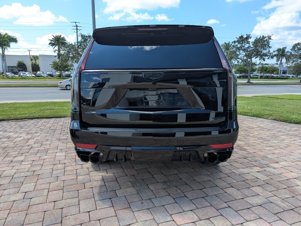 2023 Cadillac Escalade V-Series photo 4