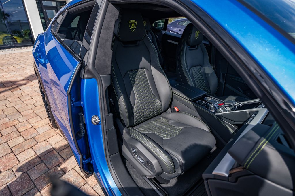 2022 Lamborghini Urus Base - Photo 31